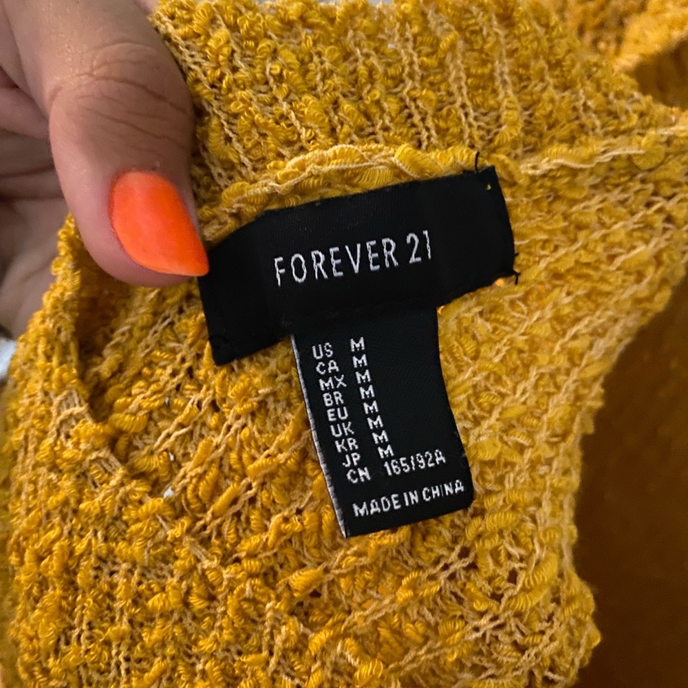 Golden yellow open back sweater - Picture 3 of 3